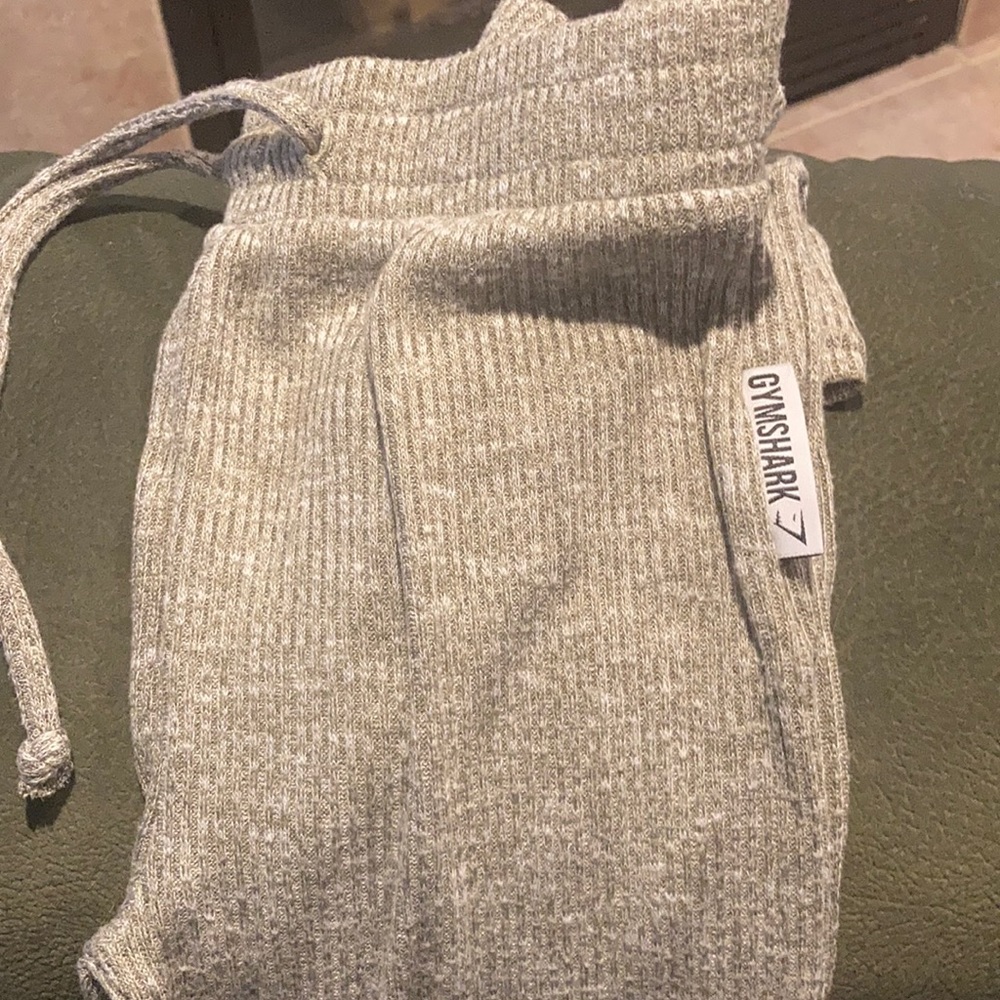 Green gymshark slounge leggings